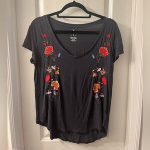 American Eagle Outfitters embroidered floral tshirt
